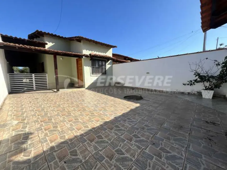 Foto 2 de Casa com 2 quartos à venda, 80m2 em Marica - RJ