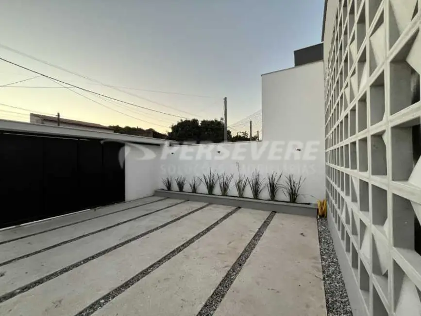 Foto 2 de Casa com 3 quartos à venda, 102m2 em Marica - RJ