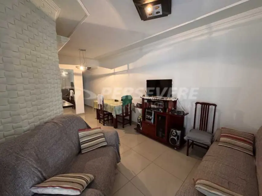 Foto 2 de Casa com 3 quartos à venda, 117m2 em Marica - RJ