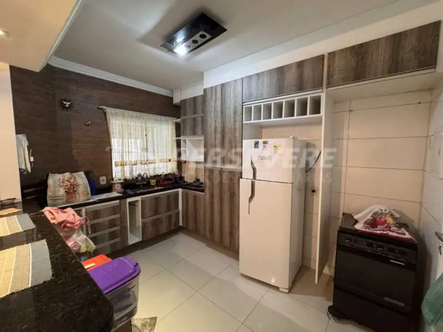 Foto 4 de Casa com 3 quartos à venda, 117m2 em Marica - RJ