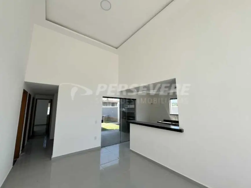 Foto 2 de Casa com 3 quartos à venda, 111m2 em Marica - RJ