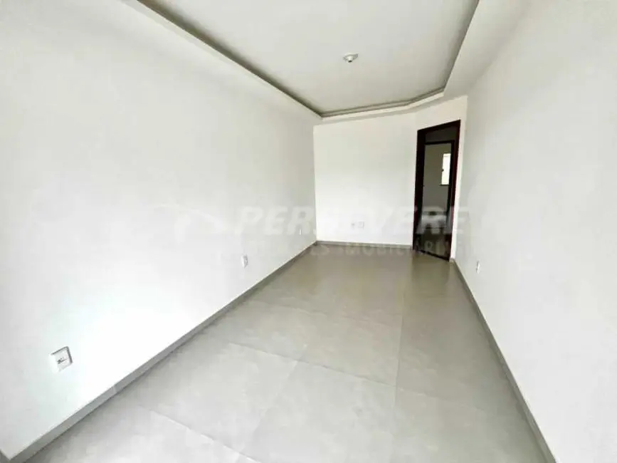 Foto 2 de Casa com 2 quartos à venda, 65m2 em Marica - RJ