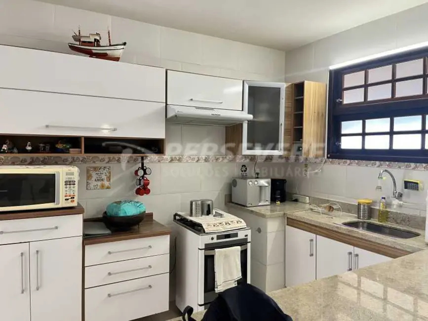 Foto 4 de Casa com 3 quartos à venda, 120m2 em Marica - RJ
