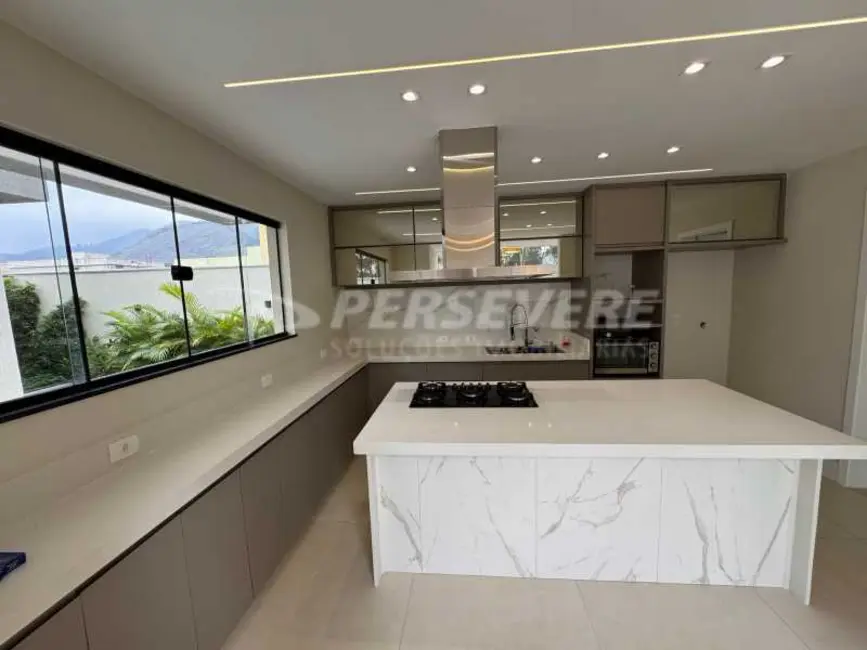 Foto 5 de Casa de Condomínio com 3 quartos à venda, 250m2 em Marica - RJ