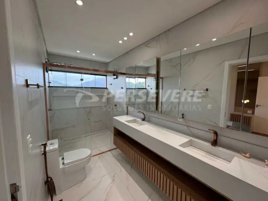 Foto 6 de Casa de Condomínio com 3 quartos à venda, 250m2 em Marica - RJ