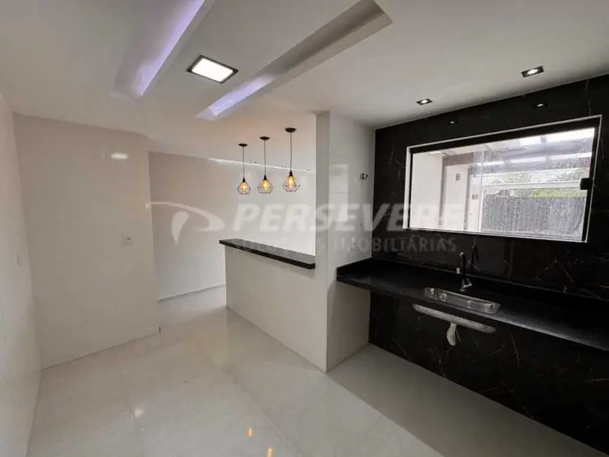 Foto 4 de Casa com 3 quartos à venda, 104m2 em Marica - RJ