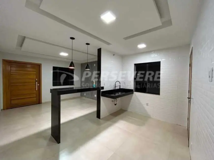 Foto 2 de Casa com 2 quartos à venda, 63m2 em Marica - RJ