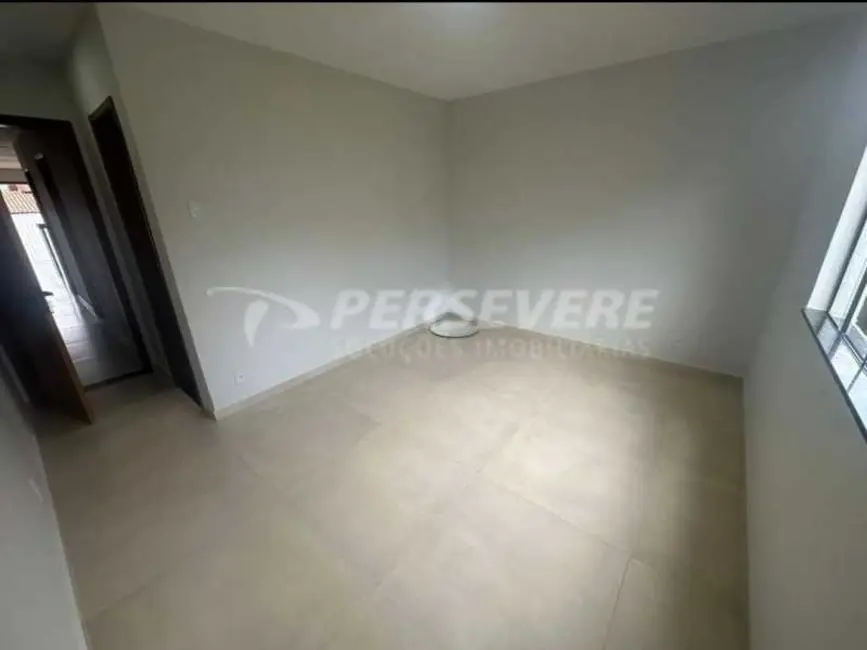 Foto 6 de Casa com 2 quartos à venda, 63m2 em Marica - RJ