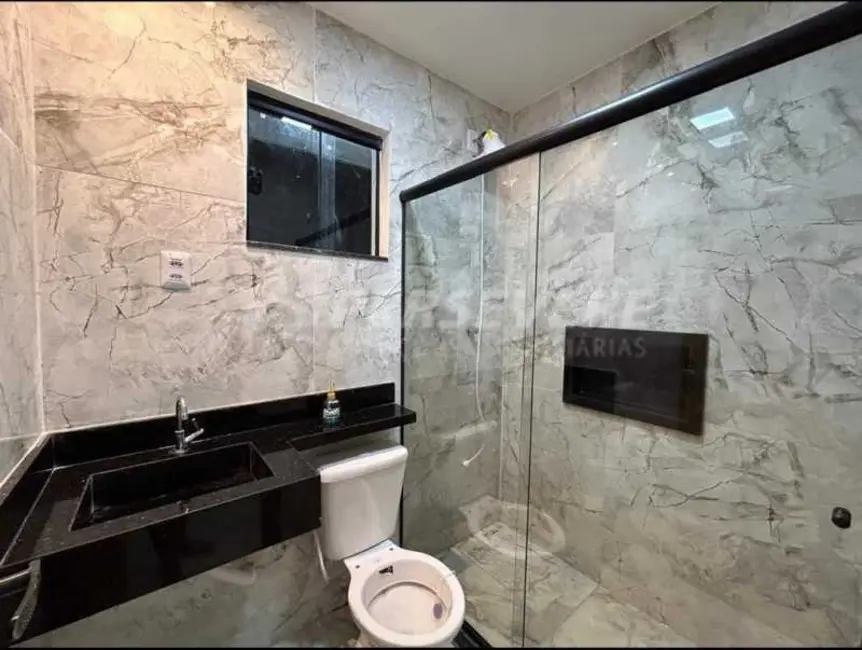 Foto 4 de Casa com 2 quartos à venda, 63m2 em Marica - RJ