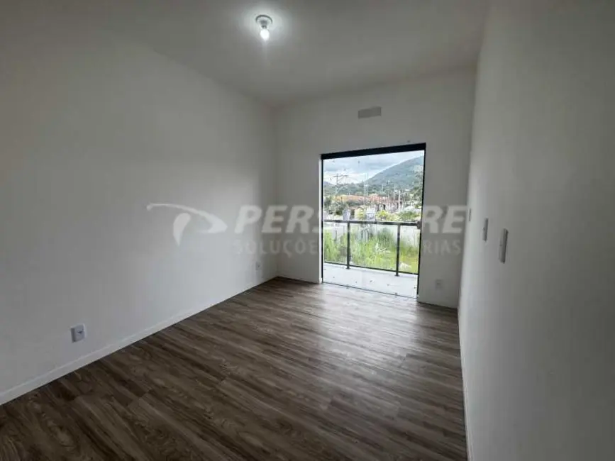 Casa de Condomínio com 2 quartos à venda, 72m2 em Marica - RJ - imagem 6 Foto 6 de Casa de Condomínio com 2 quartos à venda, 72m2 em Marica - RJ