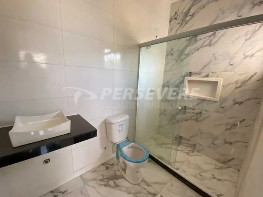 Foto 6 de Casa com 2 quartos à venda, 75m2 em Marica - RJ