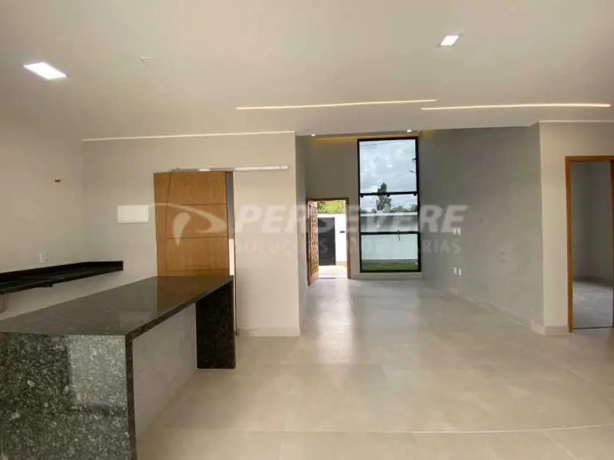 Foto 2 de Casa com 3 quartos à venda, 104m2 em Marica - RJ