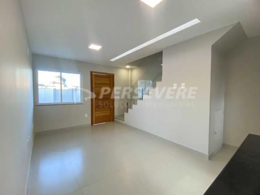 Foto 2 de Casa com 2 quartos à venda, 60m2 em Marica - RJ