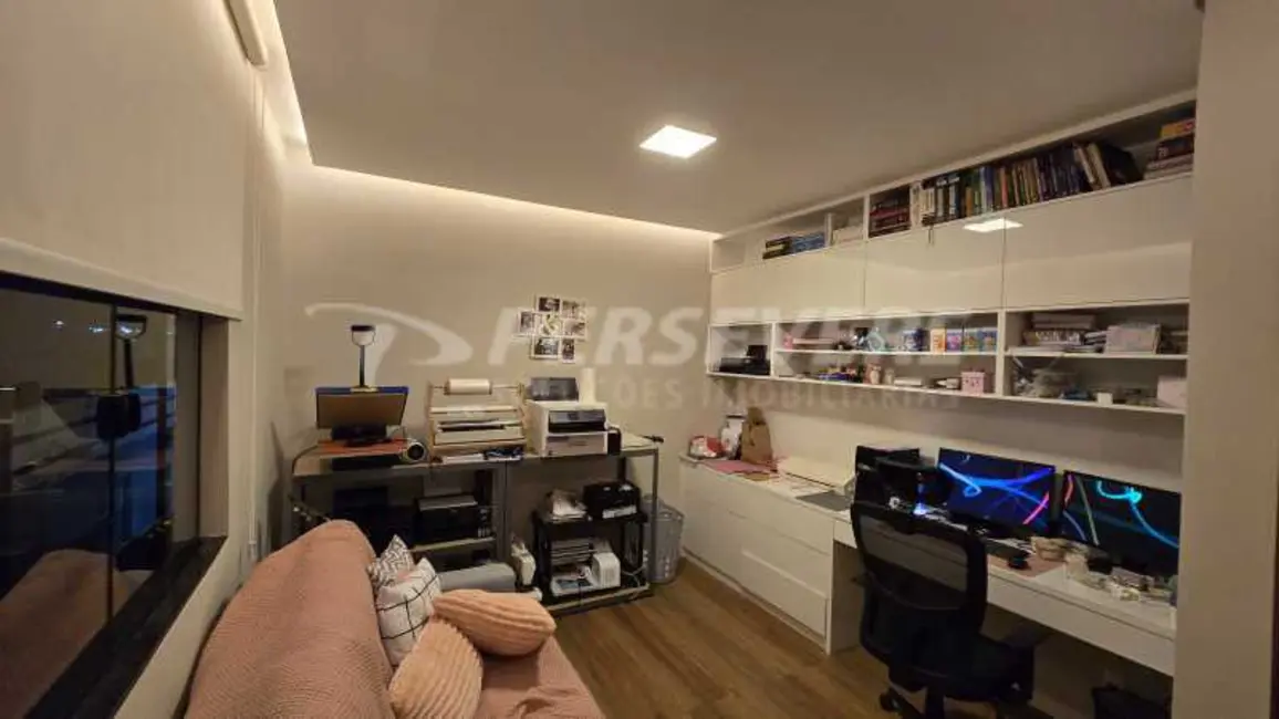 Casa de Condomínio com 4 quartos à venda, 290m2 em Marica - RJ - imagem 7 Foto 7 de Casa de Condomínio com 4 quartos à venda, 290m2 em Marica - RJ