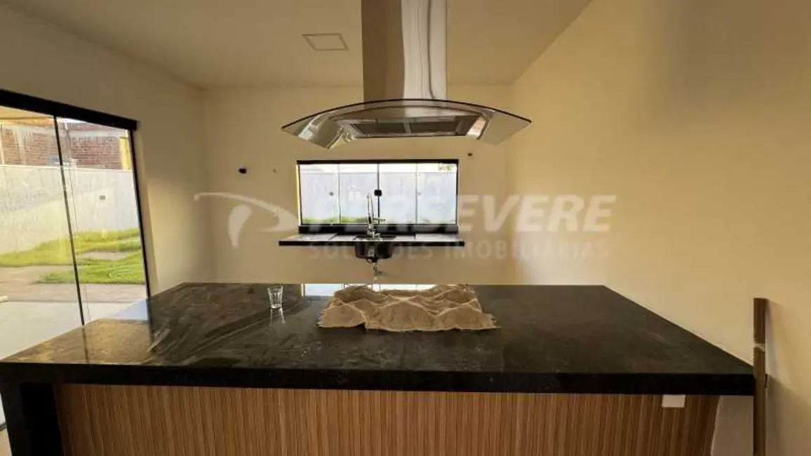 Foto 2 de Casa de Condomínio com 3 quartos à venda, 162m2 em Marica - RJ