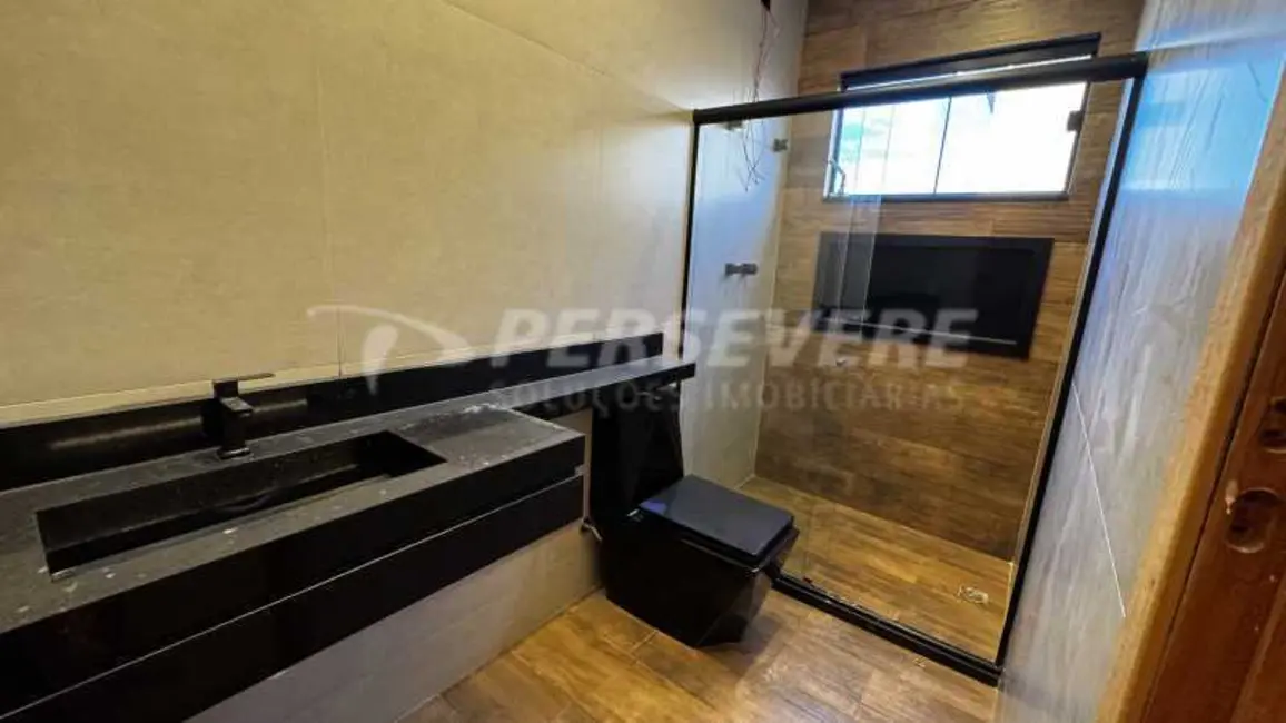 Foto 3 de Casa de Condomínio com 3 quartos à venda, 162m2 em Marica - RJ