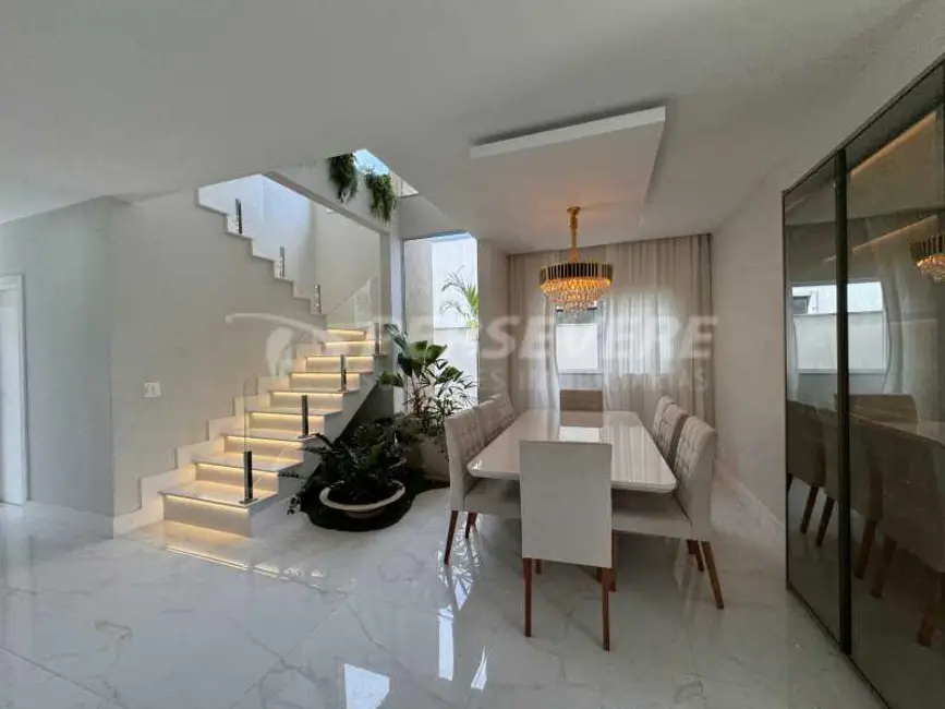 Foto 5 de Casa de Condomínio com 4 quartos à venda, 303m2 em Marica - RJ