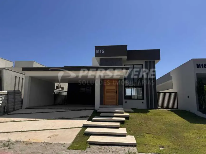 Foto 1 de Casa de Condomínio com 3 quartos à venda, 170m2 em Marica - RJ