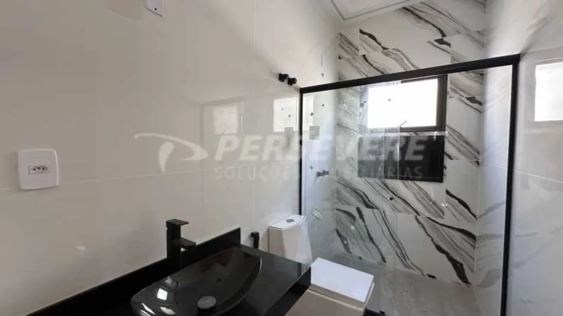 Foto 6 de Casa de Condomínio com 3 quartos à venda, 170m2 em Marica - RJ