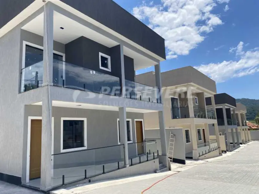 Foto 1 de Casa de Condomínio com 2 quartos à venda, 60m2 em Marica - RJ
