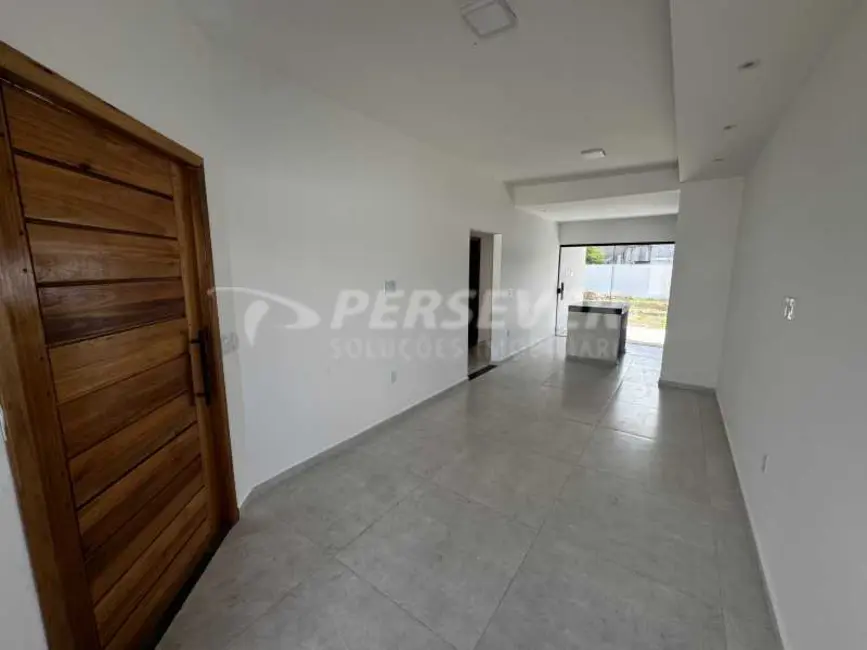 Foto 2 de Casa com 2 quartos à venda, 79m2 em Marica - RJ