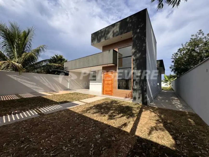 Foto 2 de Casa com 2 quartos à venda, 112m2 em Marica - RJ