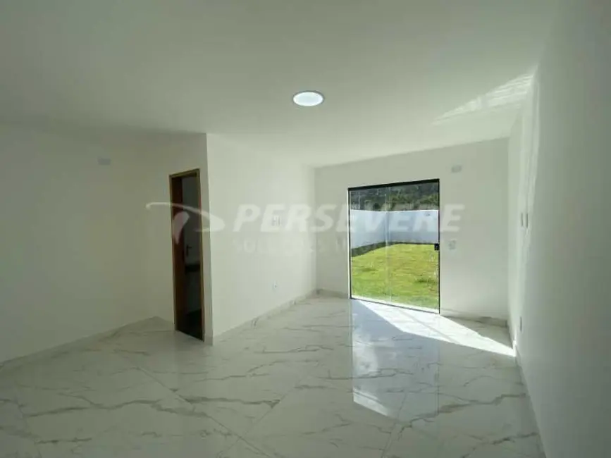 Foto 9 de Casa com 3 quartos à venda, 105m2 em Marica - RJ