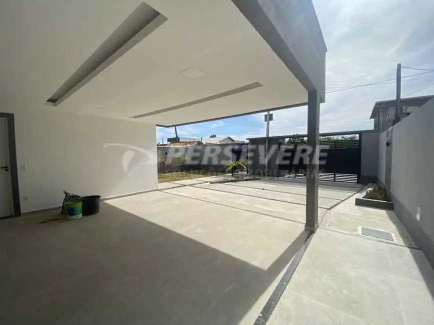 Foto 4 de Casa com 2 quartos à venda, 147m2 em Marica - RJ