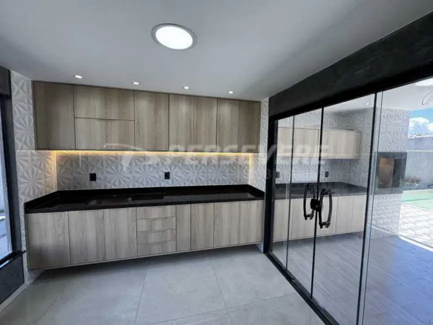 Foto 6 de Casa com 3 quartos à venda, 128m2 em Marica - RJ