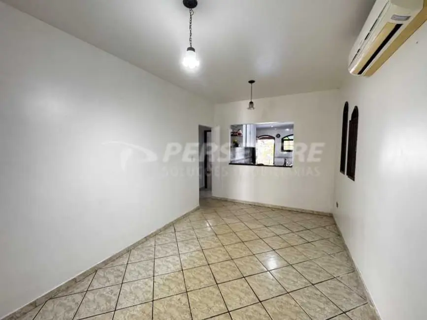 Foto 2 de Casa com 2 quartos à venda, 95m2 em Marica - RJ