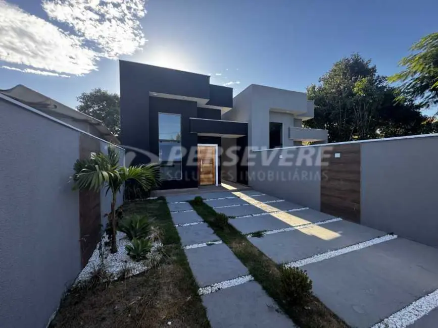 Foto 1 de Casa com 2 quartos à venda, 85m2 em Marica - RJ