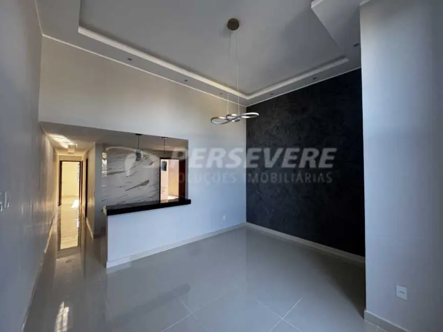 Foto 2 de Casa com 2 quartos à venda, 85m2 em Marica - RJ