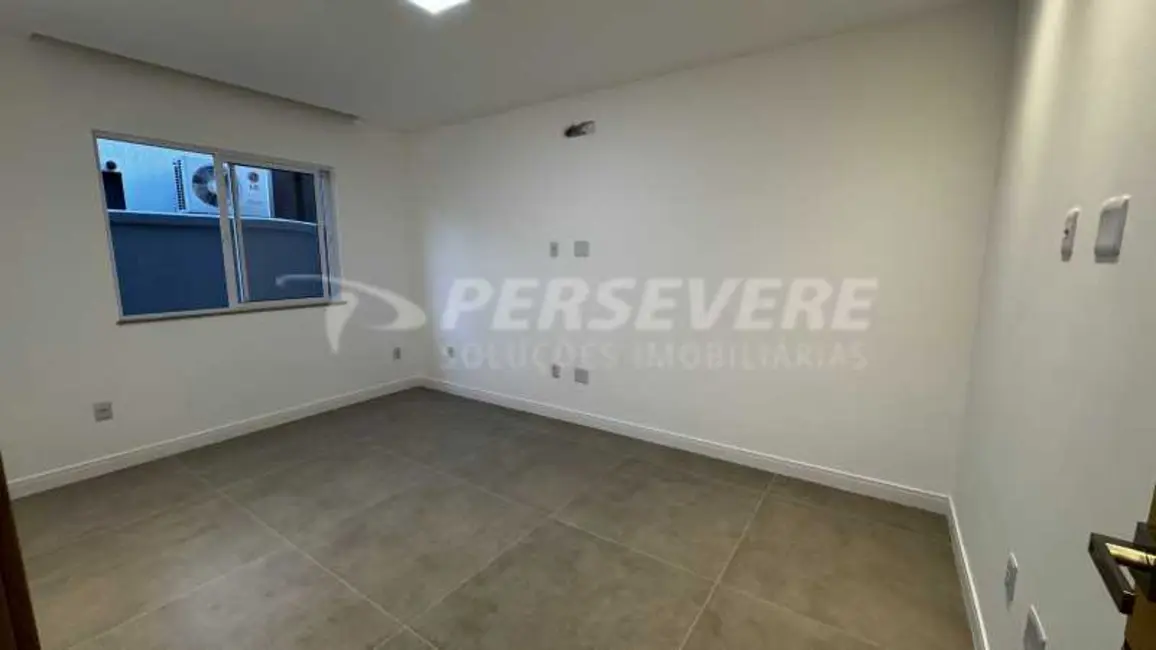 Foto 9 de Casa de Condomínio com 3 quartos à venda, 200m2 em Marica - RJ