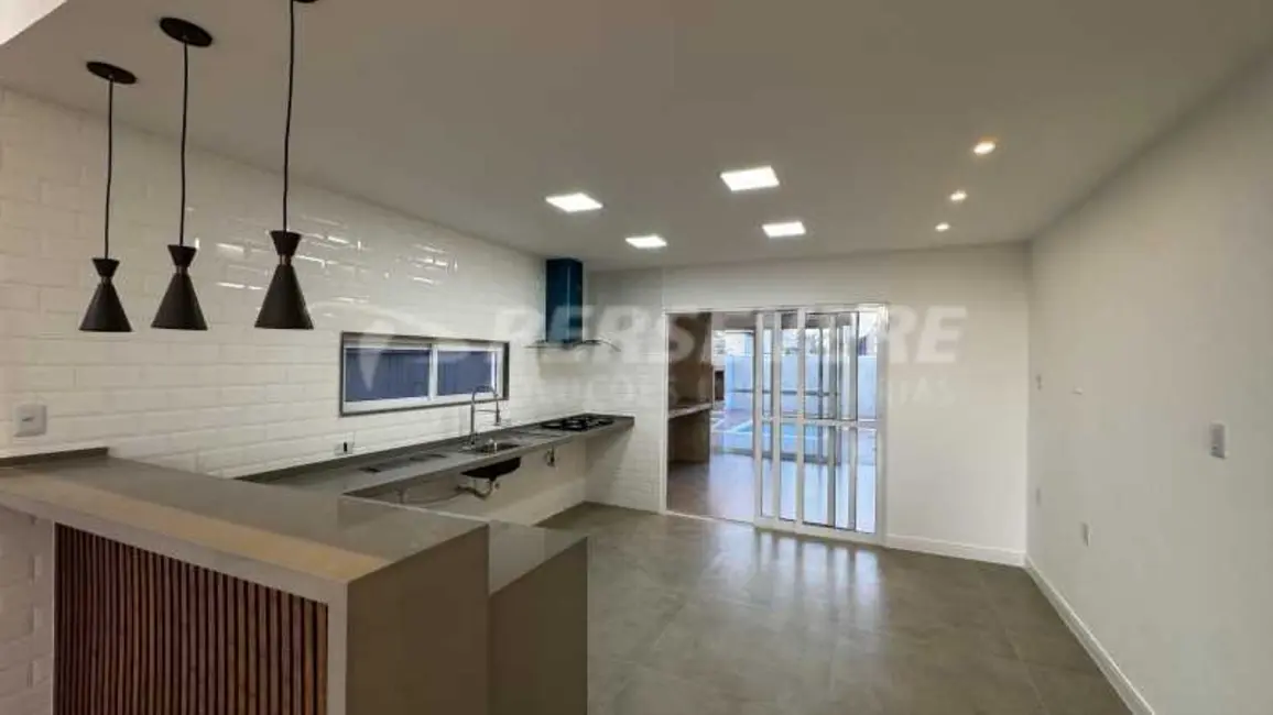 Foto 4 de Casa de Condomínio com 3 quartos à venda, 200m2 em Marica - RJ