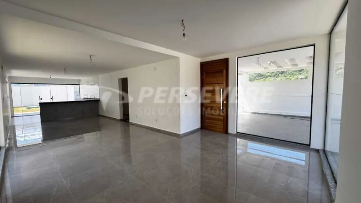 Foto 3 de Casa de Condomínio com 3 quartos à venda, 154m2 em Marica - RJ