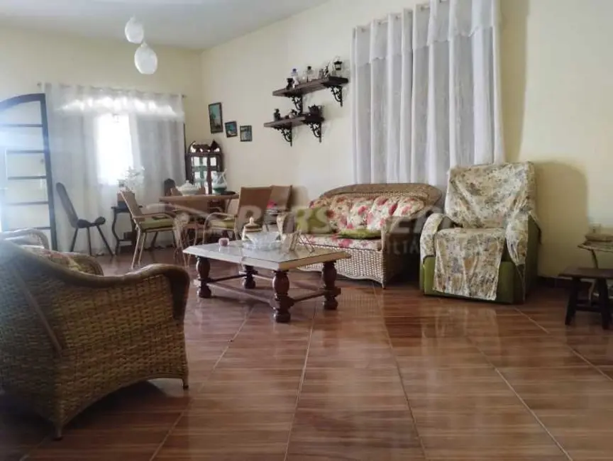 Casa com 3 quartos à venda, 320m2 em Marica - RJ - imagem 4 Foto 4 de Casa com 3 quartos à venda, 320m2 em Marica - RJ