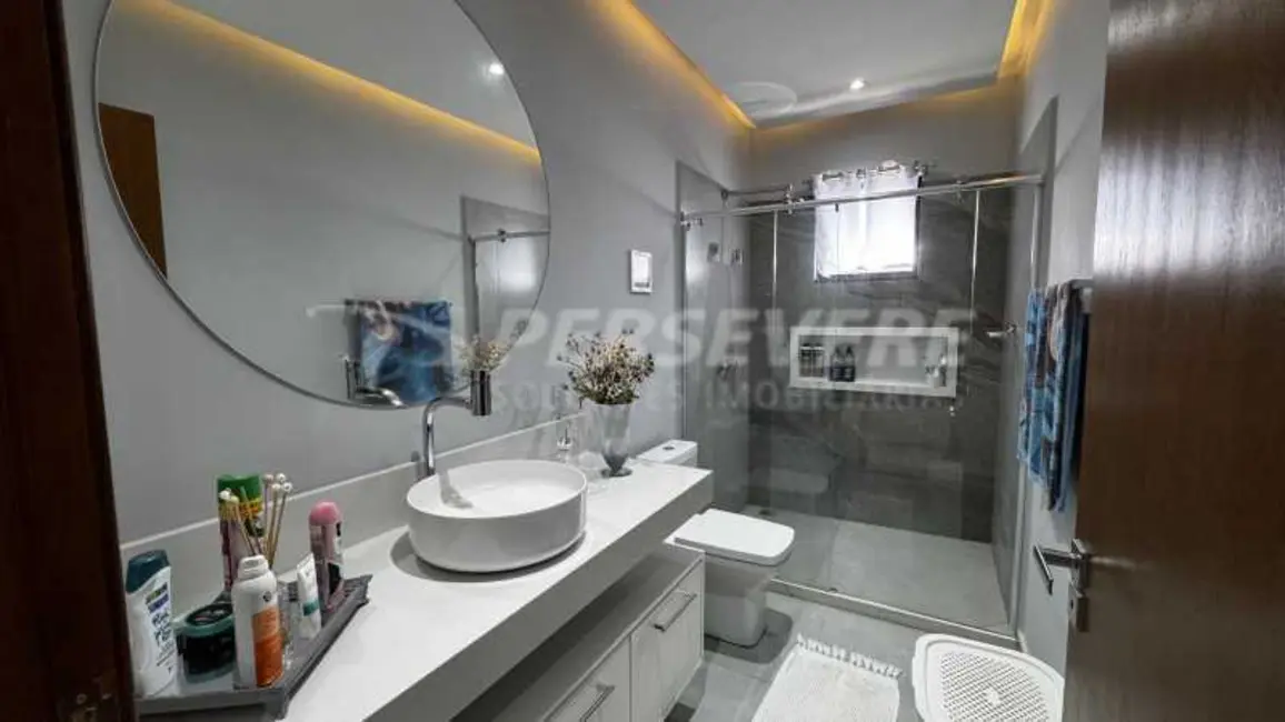 Casa de Condomínio com 3 quartos à venda, 211m2 em Marica - RJ - imagem 8 Foto 8 de Casa de Condomínio com 3 quartos à venda, 211m2 em Marica - RJ