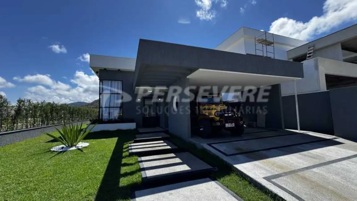 Casa de Condomínio com 3 quartos à venda, 211m2 em Marica - RJ - imagem 2 Foto 2 de Casa de Condomínio com 3 quartos à venda, 211m2 em Marica - RJ