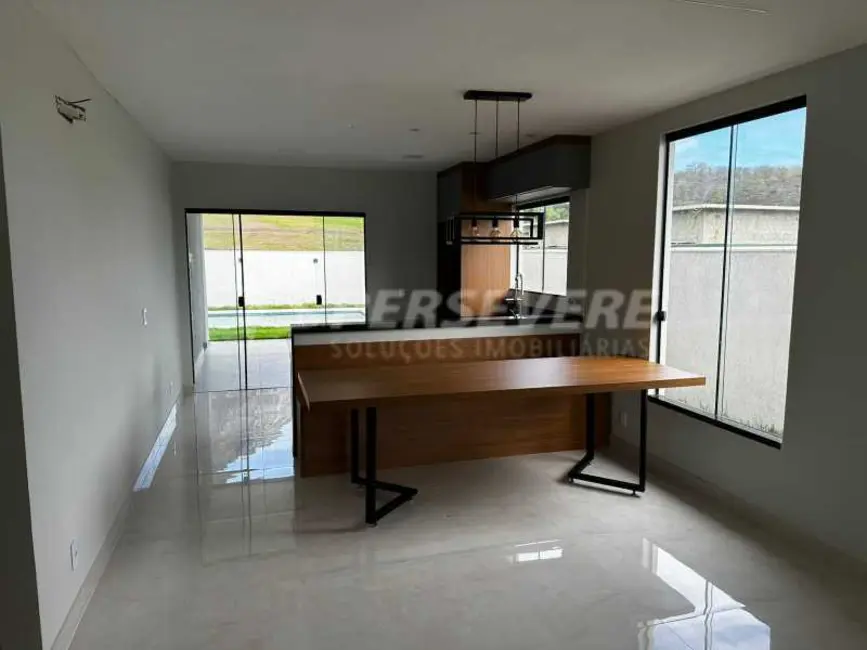 Foto 3 de Casa de Condomínio com 3 quartos à venda, 143m2 em Marica - RJ