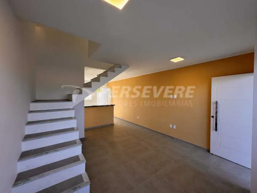 Foto 3 de Casa com 2 quartos à venda, 74m2 em Marica - RJ