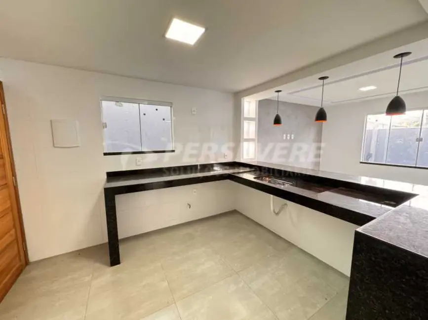 Foto 4 de Casa com 3 quartos à venda, 95m2 em Marica - RJ