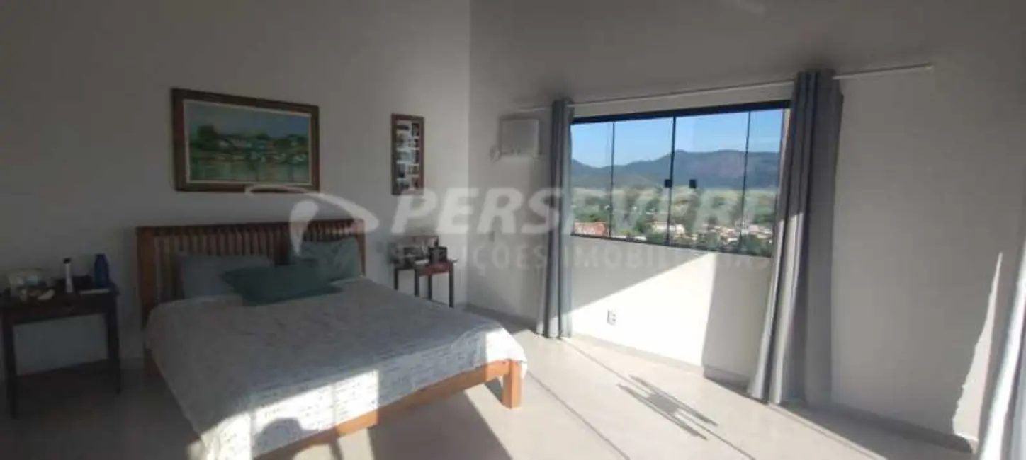 Foto 4 de Casa de Condomínio com 3 quartos à venda, 129m2 em Marica - RJ