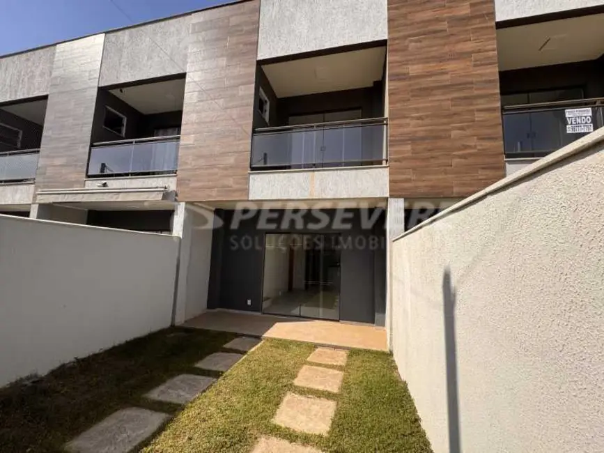 Foto 1 de Casa com 2 quartos à venda, 80m2 em Marica - RJ