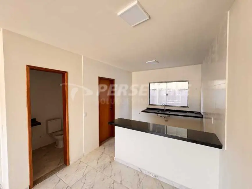 Foto 4 de Casa com 2 quartos à venda, 80m2 em Marica - RJ
