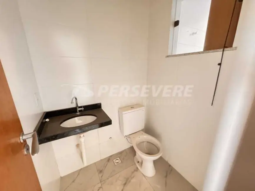 Foto 6 de Casa com 2 quartos à venda, 80m2 em Marica - RJ