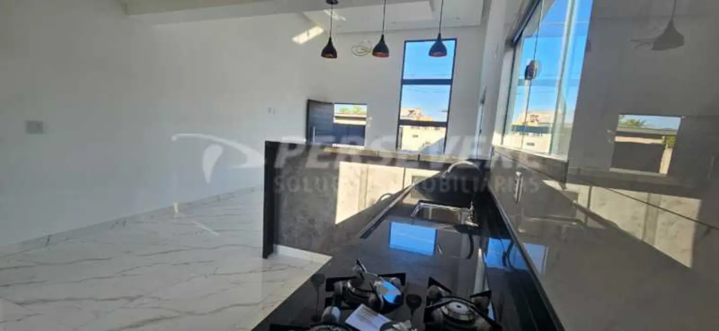 Foto 3 de Casa com 3 quartos à venda, 125m2 em Marica - RJ