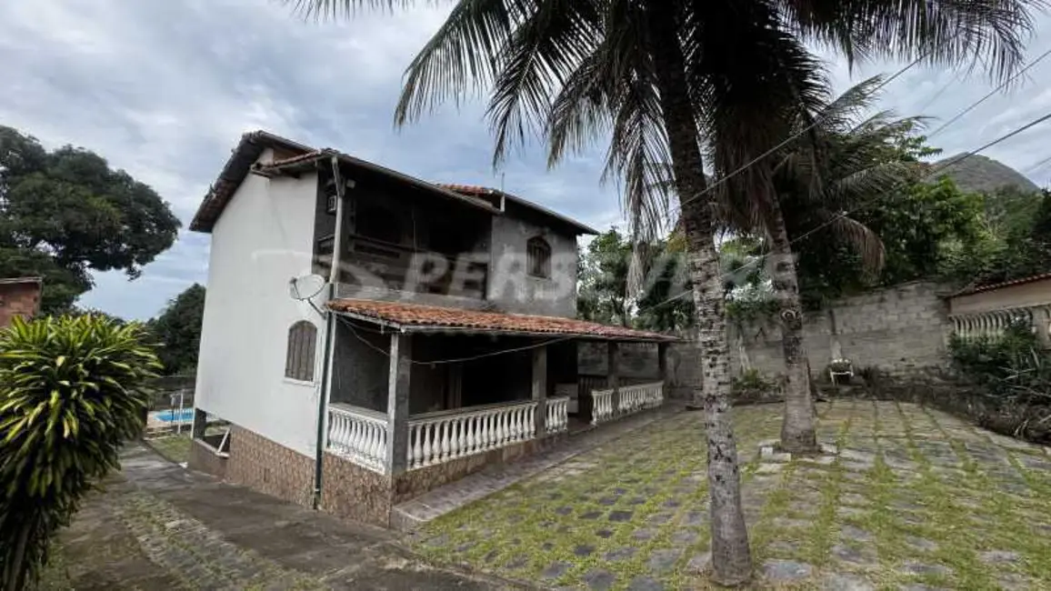 Foto 3 de Casa com 5 quartos à venda, 201m2 em Marica - RJ