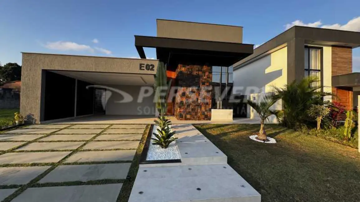 Foto 1 de Casa de Condomínio com 3 quartos à venda, 172m2 em Marica - RJ