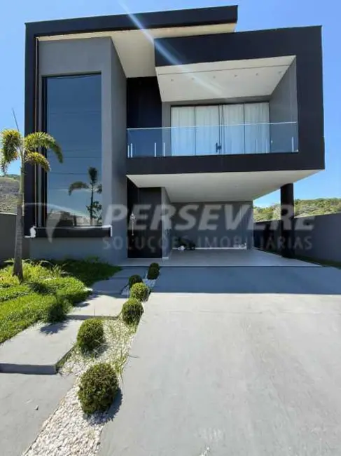 Foto 1 de Casa de Condomínio com 5 quartos à venda, 400m2 em Marica - RJ