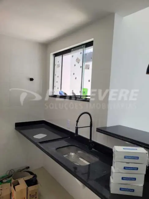 Foto 9 de Casa com 2 quartos à venda, 81m2 em Marica - RJ